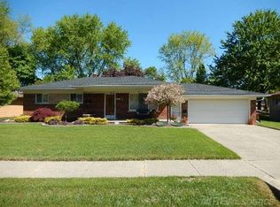 5685 Westfalen Dr, Shelby Township, MI 48317
