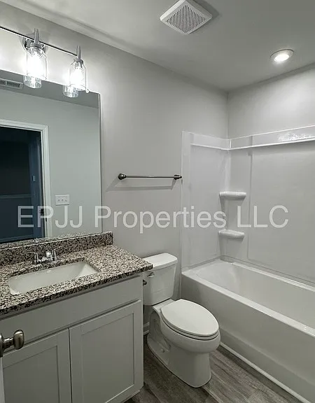 141 Randwick Ln — Photo 6
