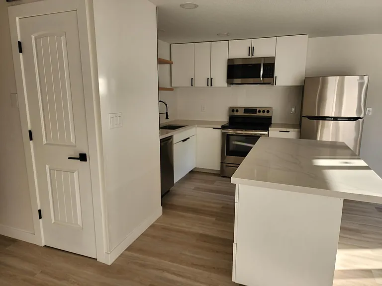 9735 Woodlawn Ave N #A — Photo 4