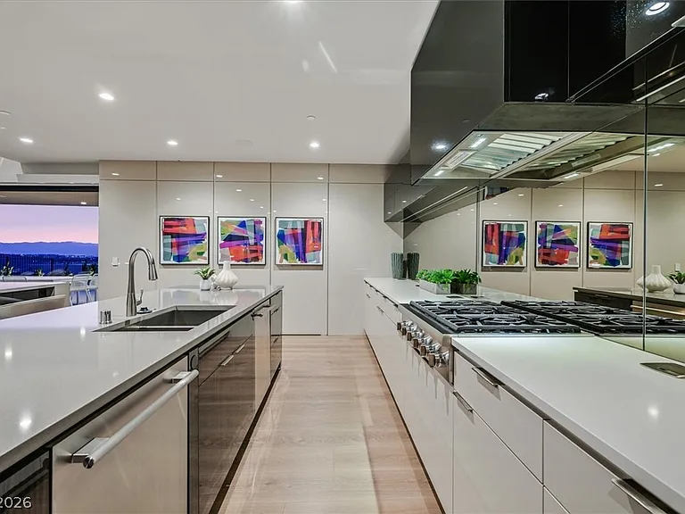 807 Magnum Cliff Ct — Photo 17