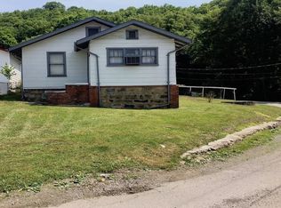 422 4th St, Appalachia, VA 24216