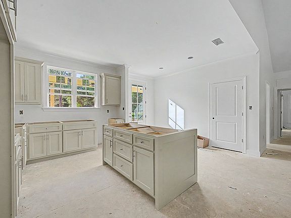 5th image of 575 White Pond Rd