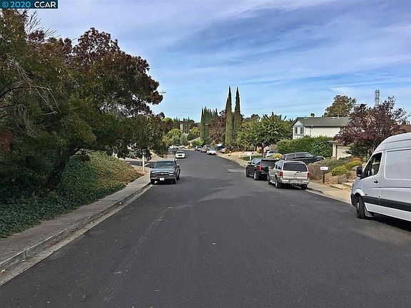 3rd image of 2032 Alvarado Dr