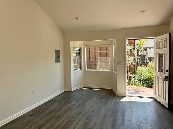 2nd image of 3823 York Blvd