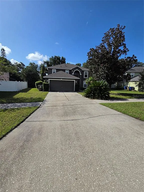 4 bed, 2.5 bath, 2256 sqft, $2,200 — Photo 1