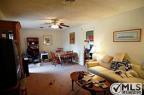3rd image of 1413 E Sherman Dr