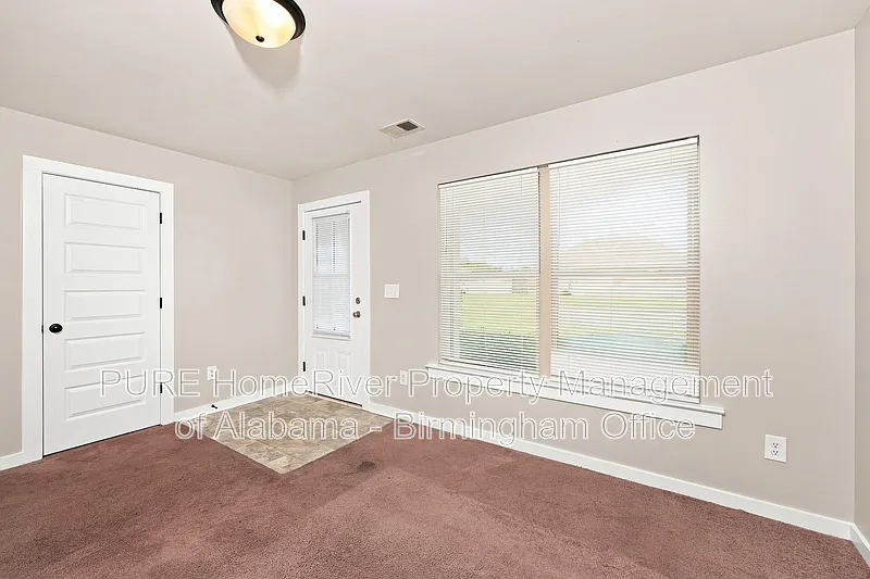 3 bed, 2.0 bath, 1006 sqft, $1,295 — Photo 3