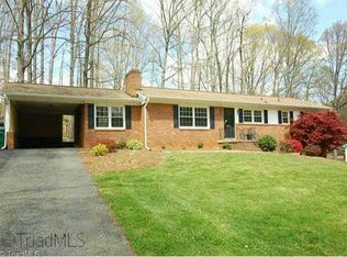 663 E Sommerdale Ct, Rural Hall, NC 27045