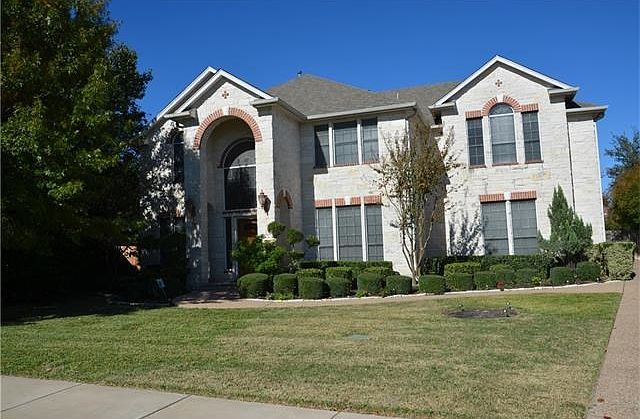 Beautiful white stone, 5 Bedroom, estate style large home
