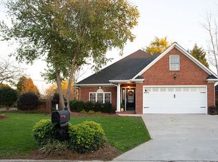 2328 Pinefield Ct, Gastonia, NC 28056