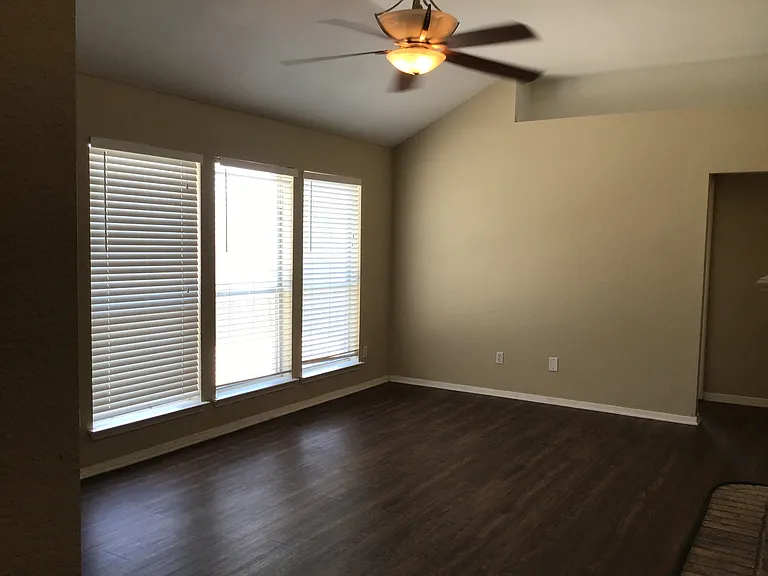 1325 Misty Dr — Photo 9