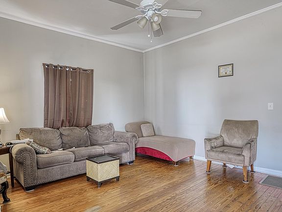 4th image of 22 Taylor St