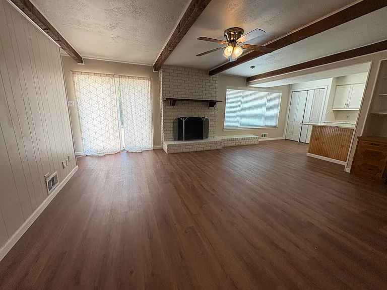 615 Oak Forest Dr — Photo 10