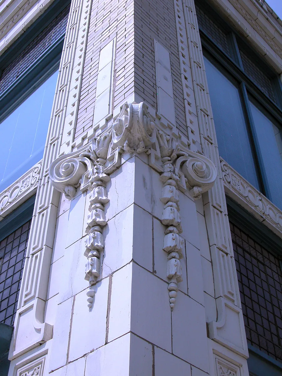 Building Photo - Crossoads Lofts