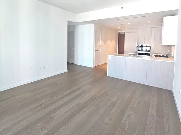 133-27 39th Avenue image 4 of 13