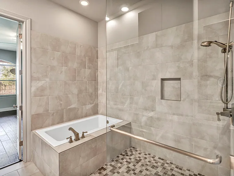 306 Enclave Cir — Photo 27