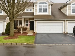 131 Marlboro Cir, Stewartsville, NJ 08886