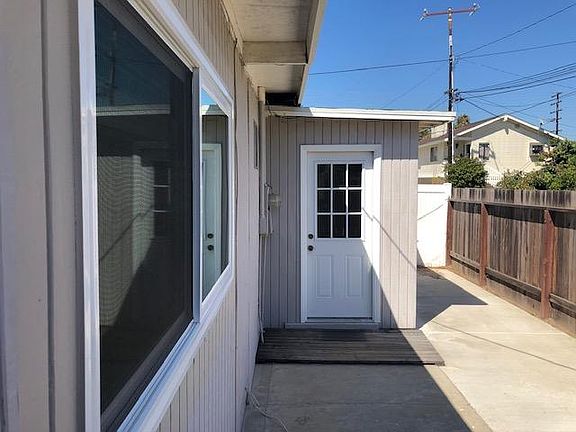 3rd image of 1590 Santa Ana Ave