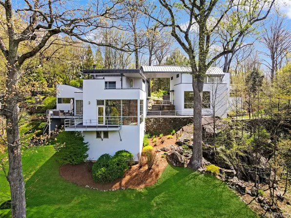 54 Cross Pond Road, Pound Ridge, NY 10576