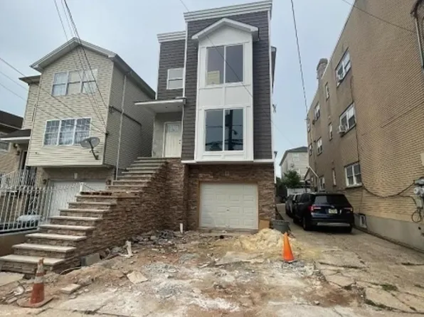 531 Livingston St, Elizabeth City, NJ 07206