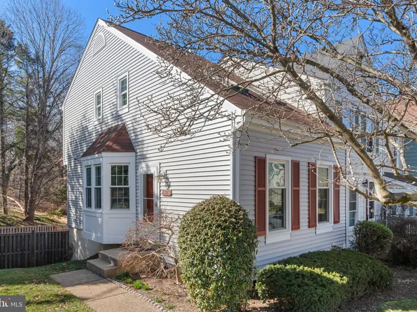6378 Chimney Wood Ct, Alexandria, VA 22306
