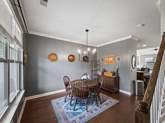 4th image of 584 Griffin Cir