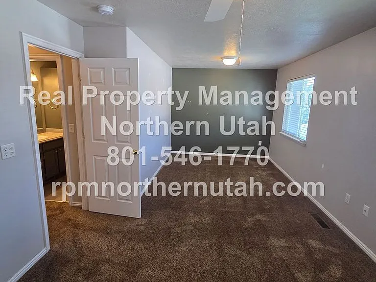 152 W 2525 N — Photo 17