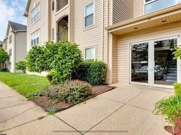 30 Hearthstone Ct APT J, Annapolis, MD 21403