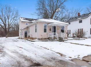 627 E Washington St, Howell, MI 48843