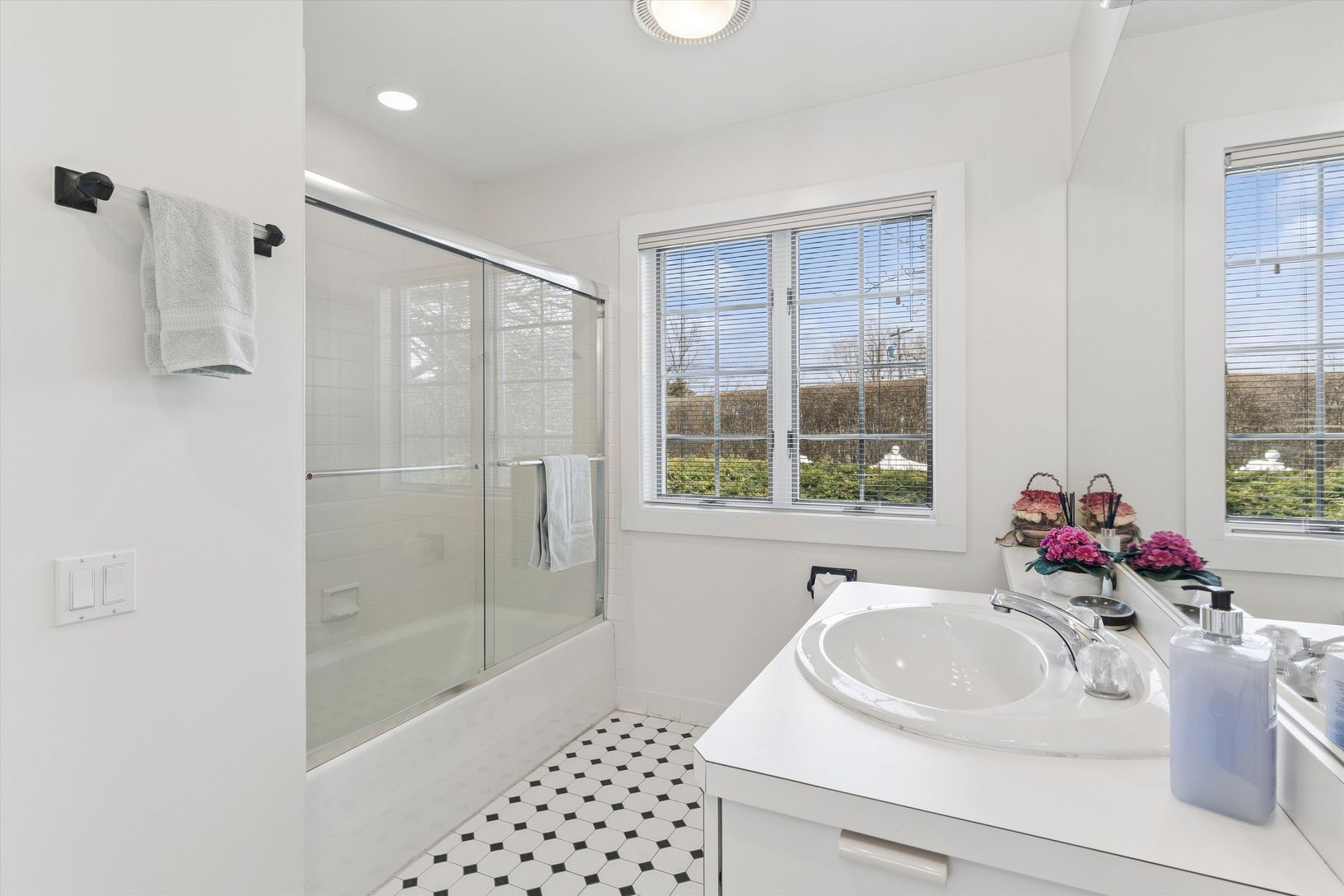  Jack & Jill Bathroom