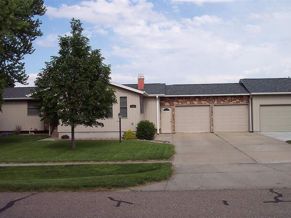 1st image of 13 Birchwood Pl