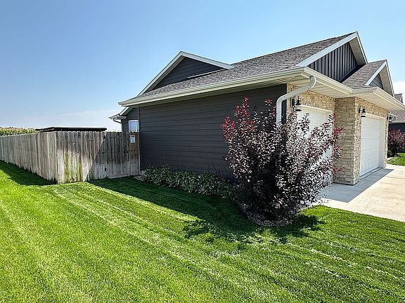 3rd image of 1396 N 12th St