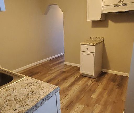 4th image of 3443 Clearview Ave #2B-1BA-860SQFT
