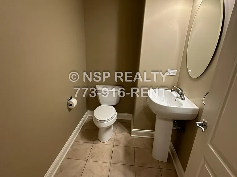 2-426 Itasca Pl — Photo 3