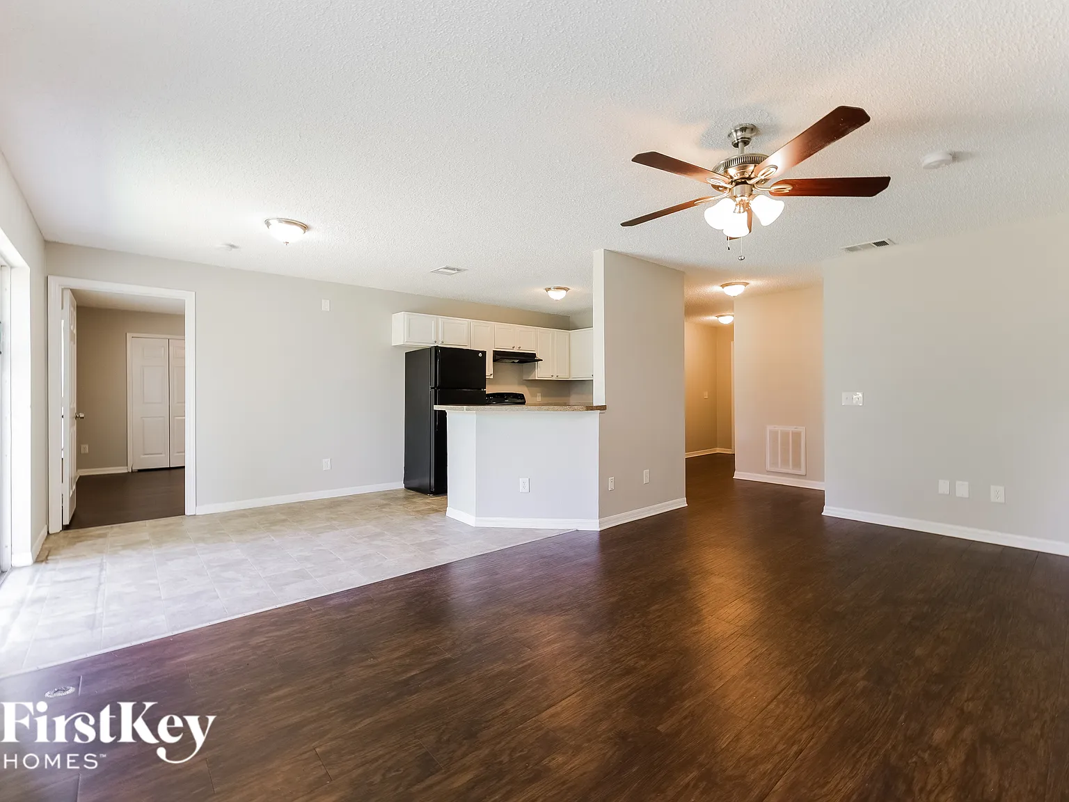 4 bed, 2.0 bath, 1383 sqft, $1,900 — Photo 4