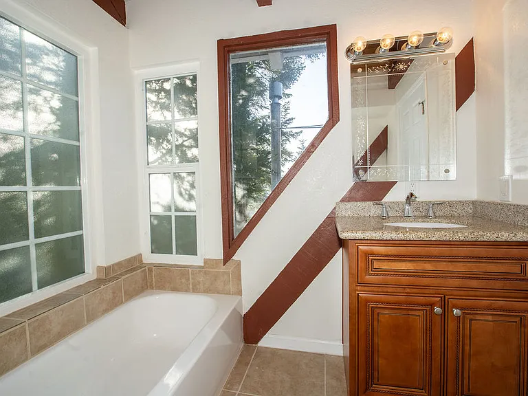 521 Pioneer Rd — Photo 24