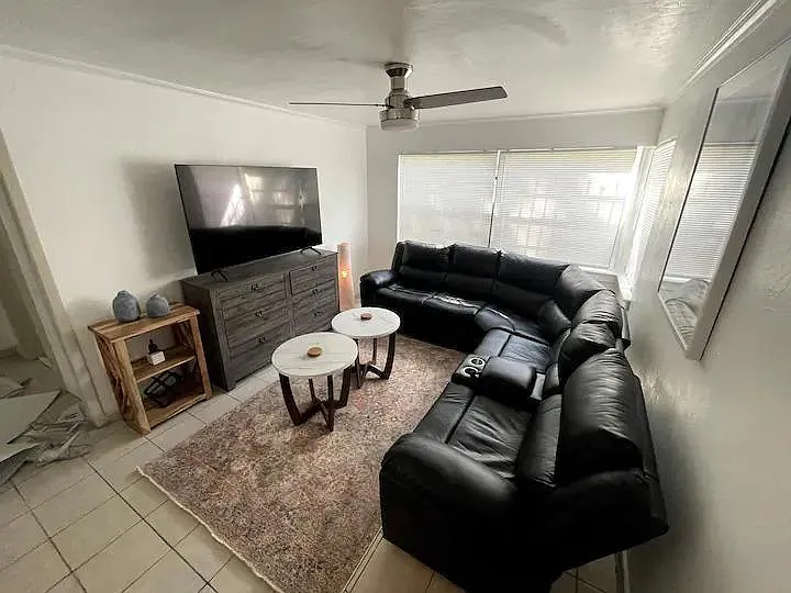 815 NW 13th St — Photo 1