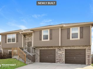 505 Fall Meadow Ln, Belton, MO 64012