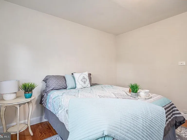 7019 Signal Hill Rd — Photo 11
