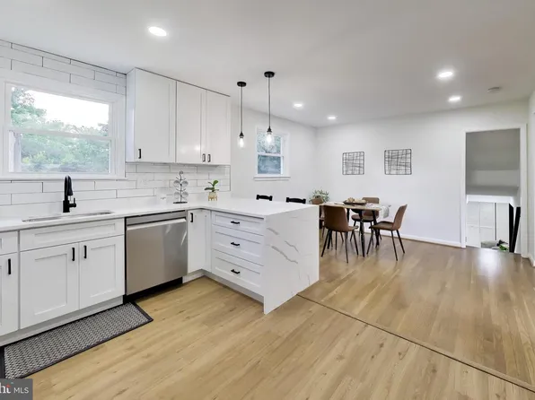 5914 John Adams Dr, Temple Hills, MD 20748