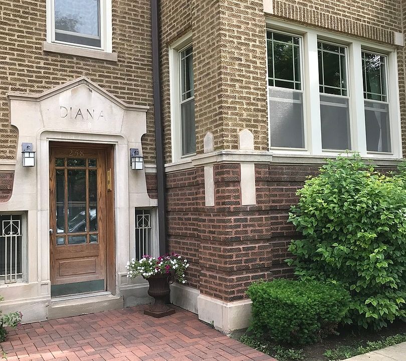 1st image of 258 Pleasant St APT 1