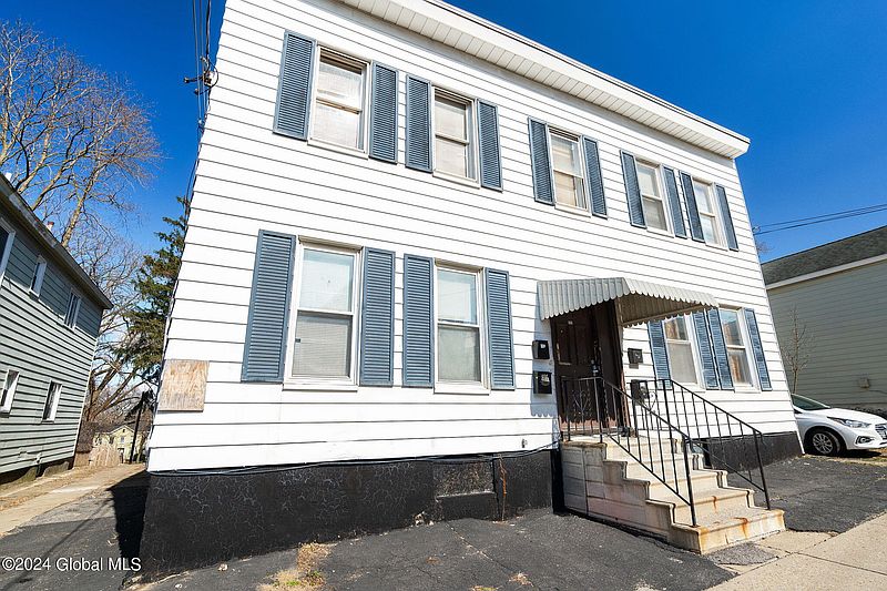 2nd image of 757 Eastern Avenue