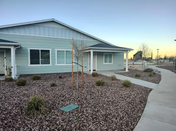 120 Glory Pl, Palmdale, CA 93550