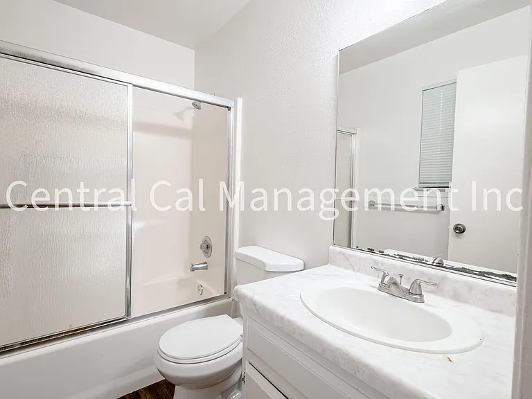 1913 Wilson Rd — Photo 10