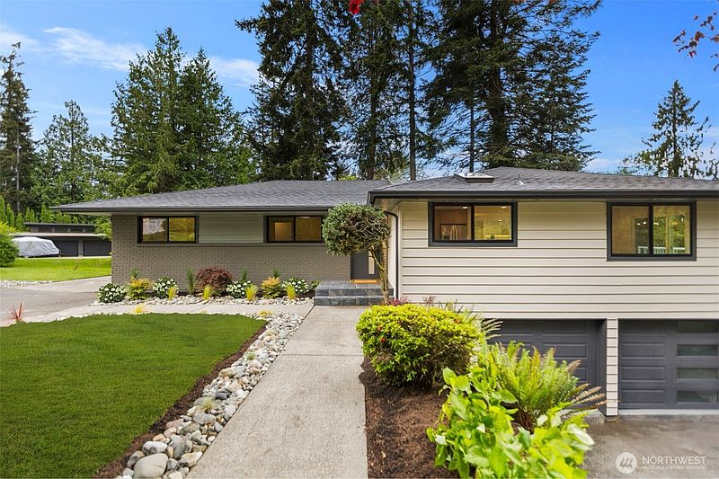 3rd image of 16858 76th Avenue W