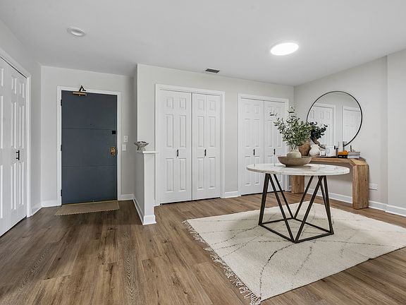 2nd image of 7201 N Lincoln Ave APT 203