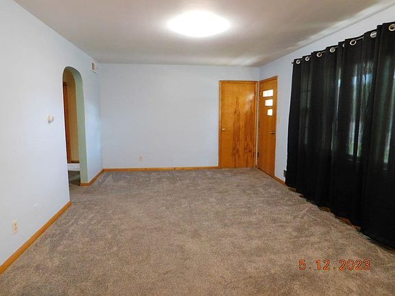 3rd image of 104 S Erma Ave