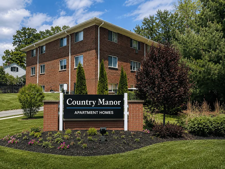 Country Manor Apartment Homes — Photo 26
