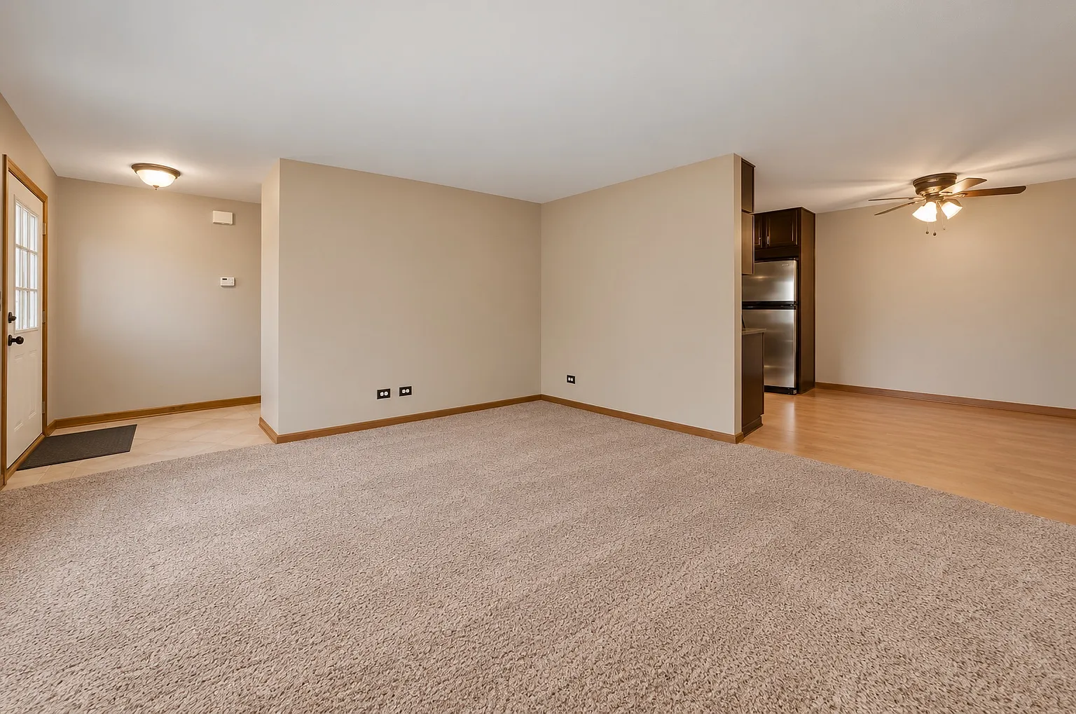 2 bed, 1000 sqft, $2,280 — Photo 4