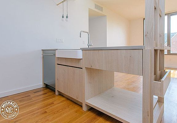 5th image of 123 Melrose St APT 251